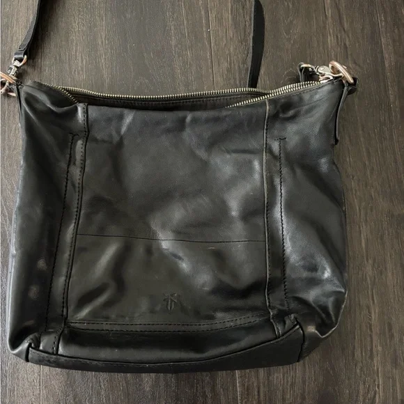 Frye Lexi Black Leather Zipper Trim Hobo Shoulder Bag Purse BROKEN ZIPPER - Picture 4 of 8